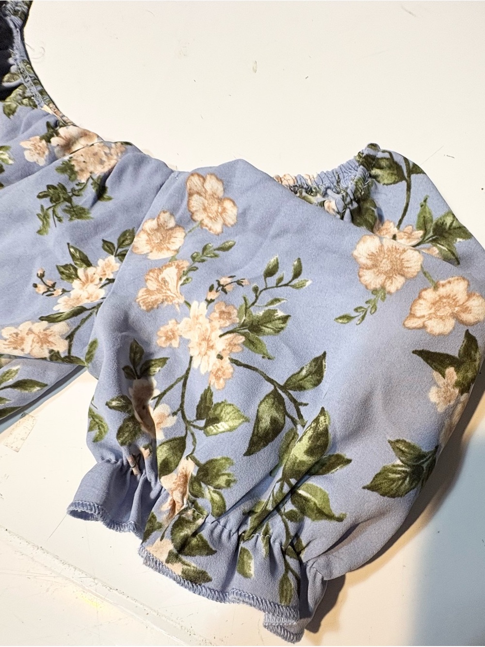 Inspired Hearts floral-print puff-sleeve romper shorts set medium - Picture 8 of 10